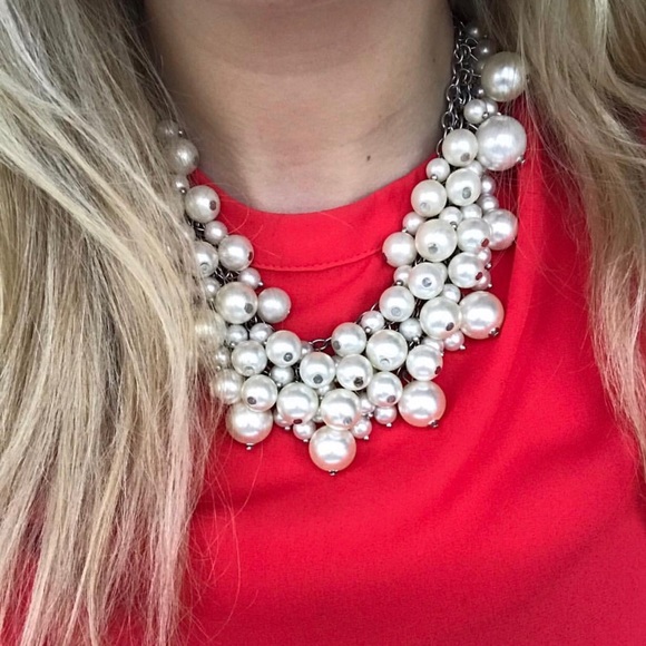 Handmade Fashion Pearl Statement Necklace - Picture 4 of 7